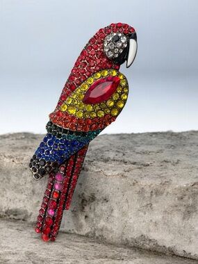 MACAW PARROT | Multi Colored Gemstone Embellished Unisex Brooch Pin